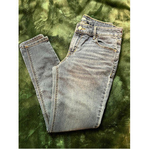 Gently Used Old Navy Super Skinny Jeans Size 6